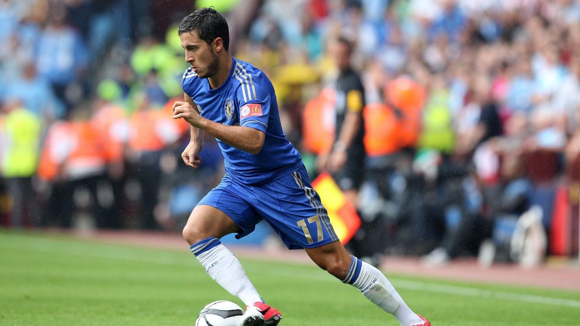 曼联在主场逆转取胜,积分追赶领先榜首