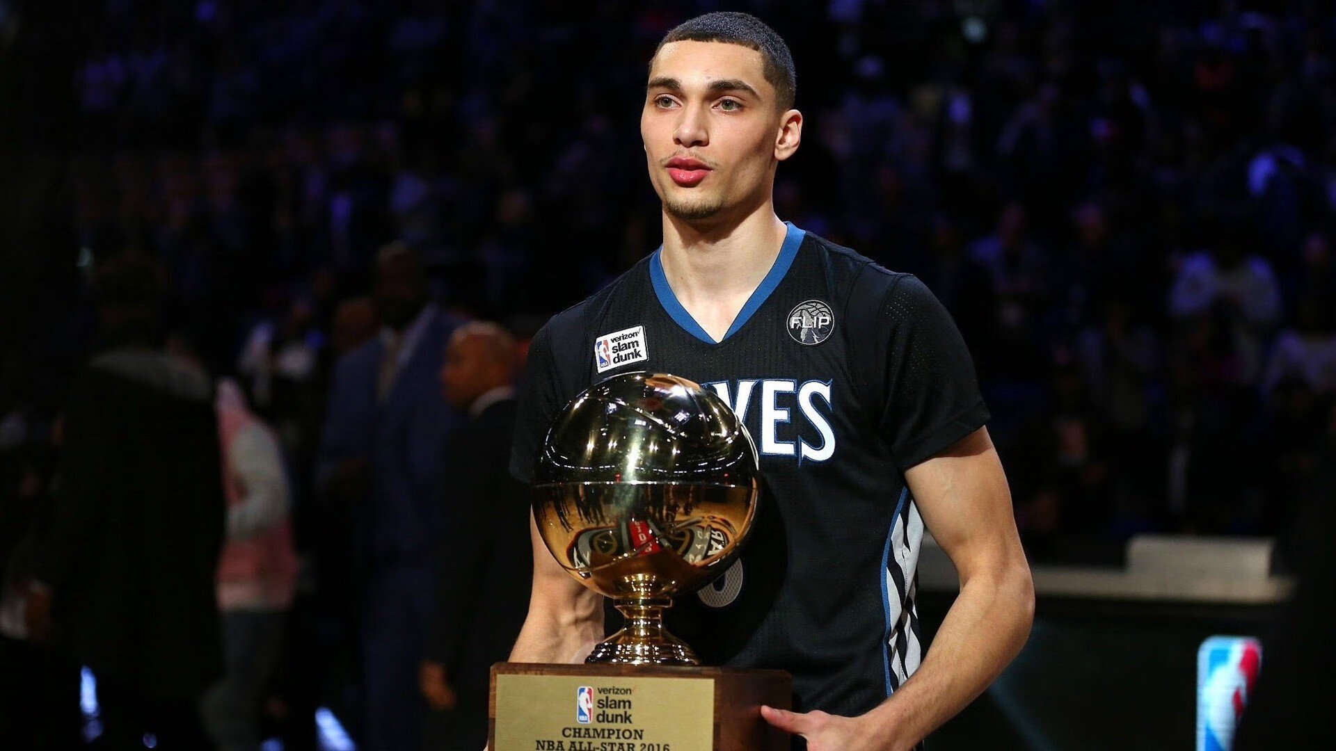 西甲门神神级扑救：快如闪电，力压群雄，西甲门将60米吊射