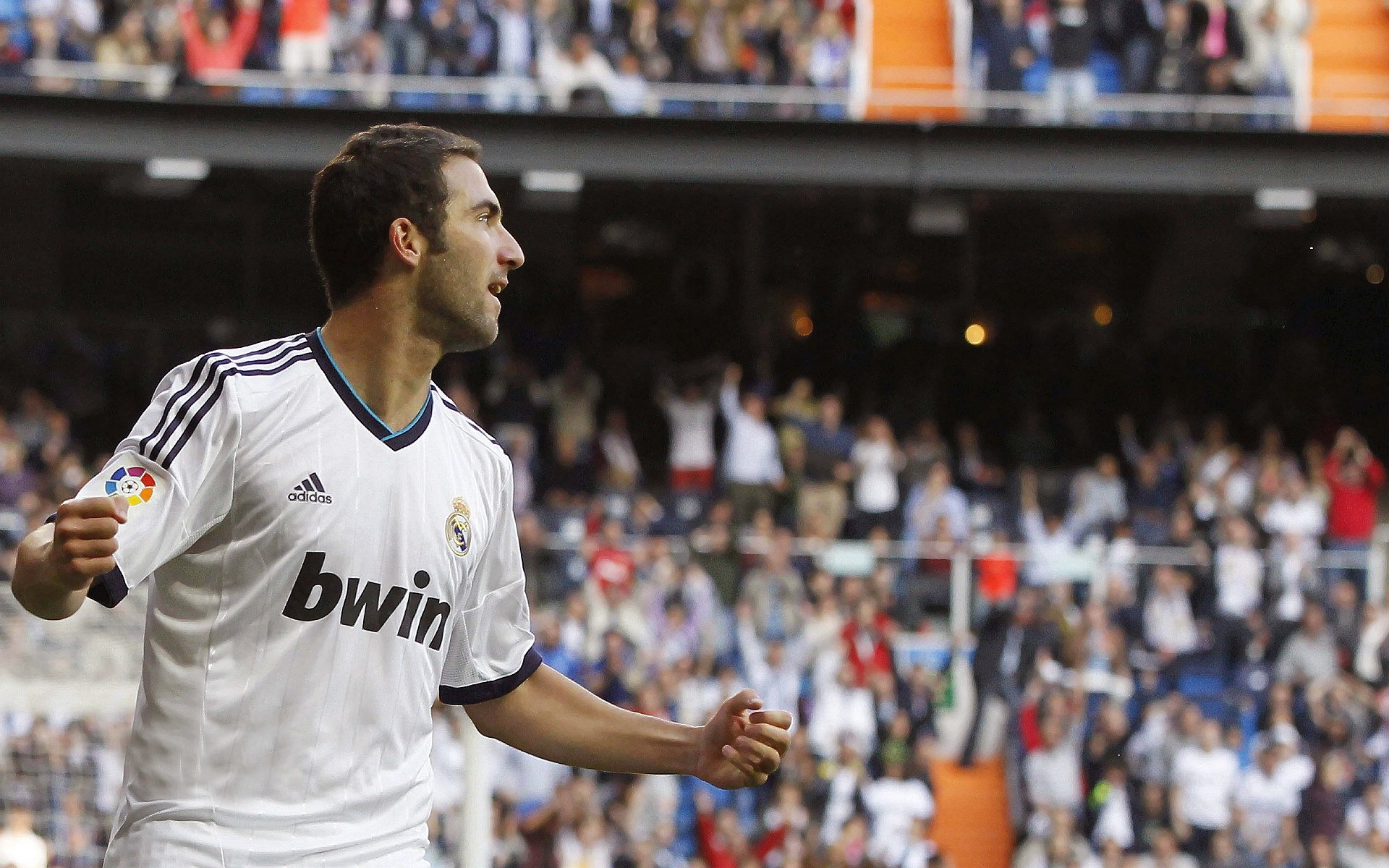 现场“燃”爆全场：运动员“极速冲刺”创造奇迹！